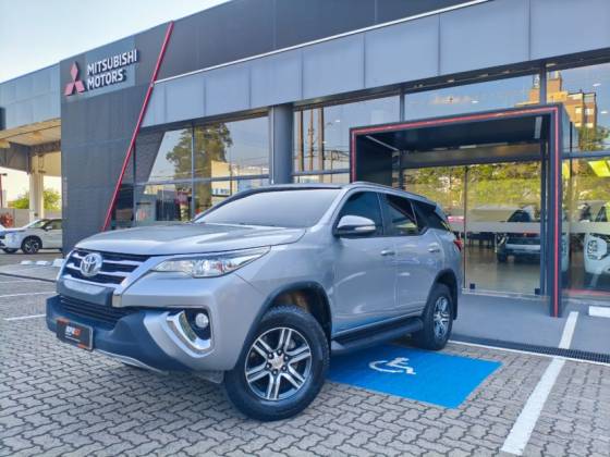 TOYOTA HILUX SW4 2.7 SR 4X2 16V FLEX 4P AUTOMÁTICO
